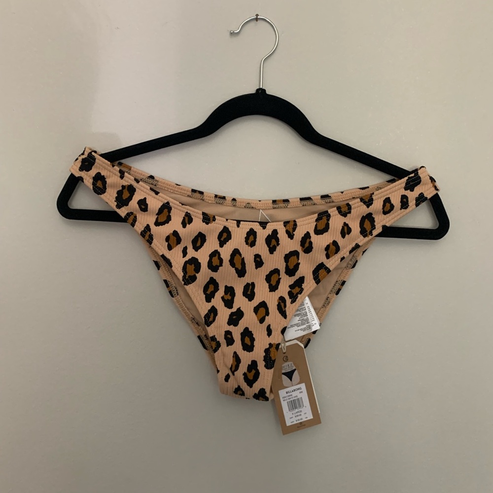 High-waisted Billabong bottoms